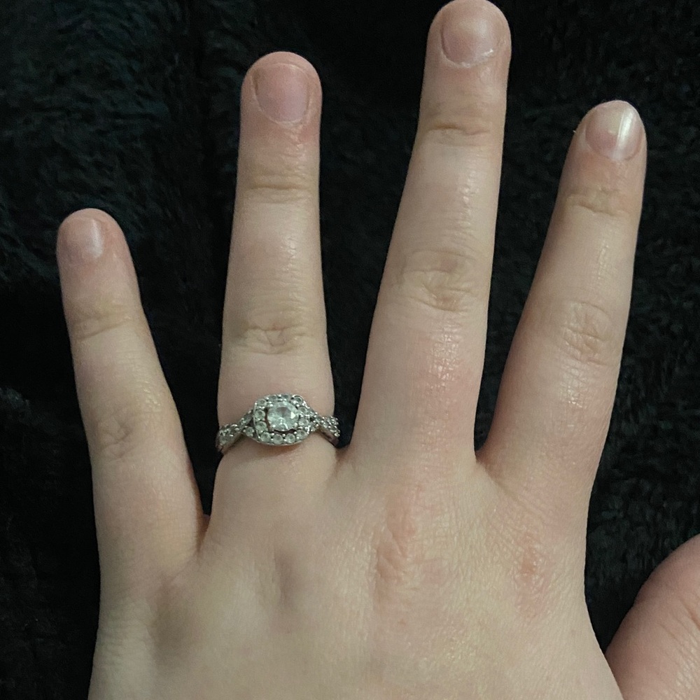 Elegant Silver Diamond Ring